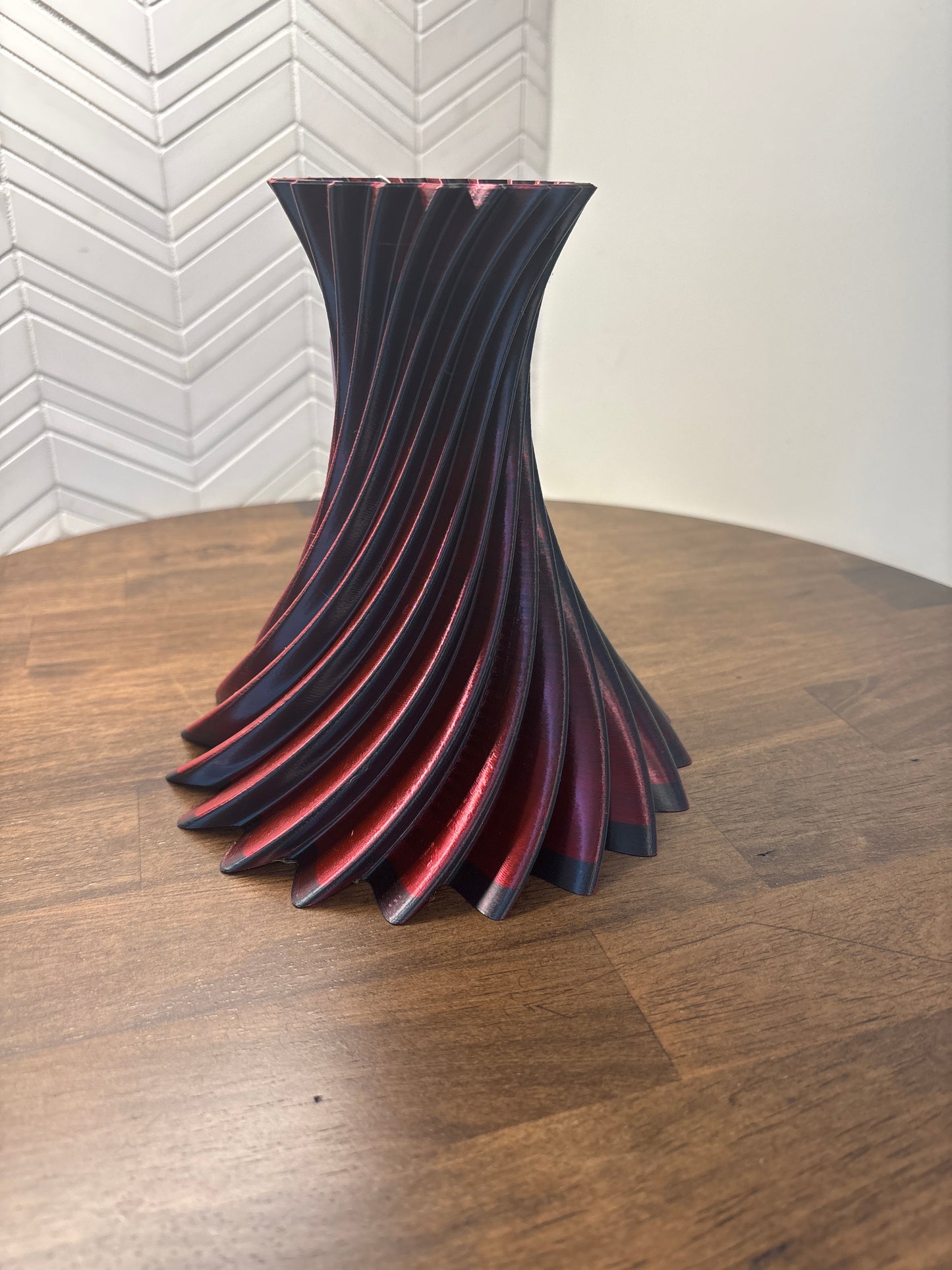 Twist Scallop Vase
