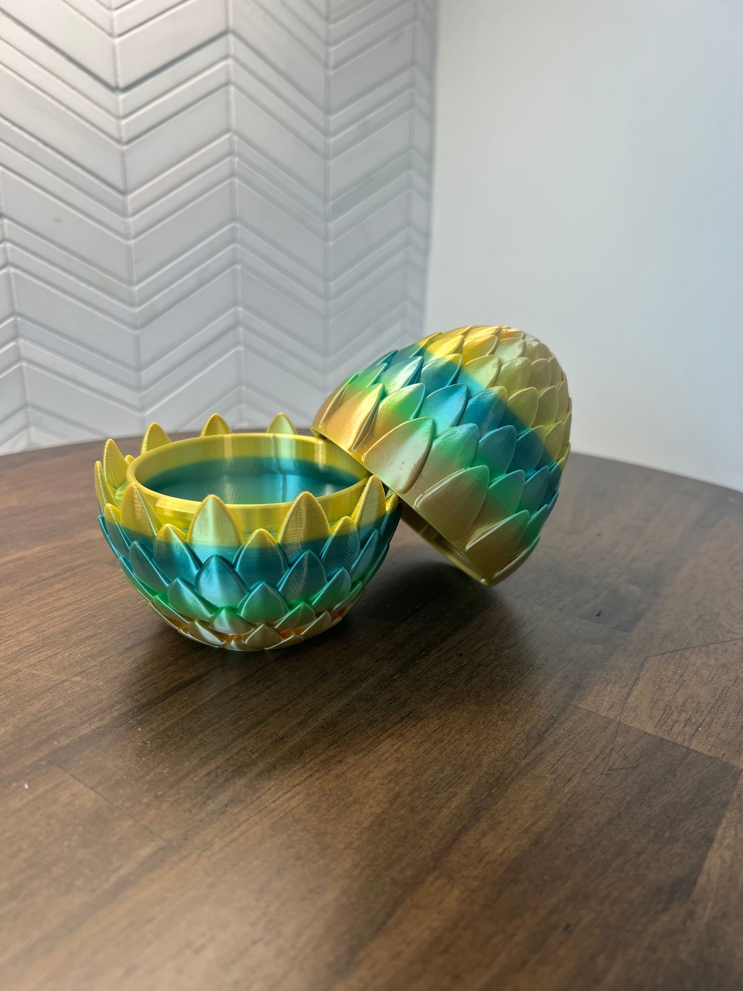 Dragon Scaled Storage Egg Large