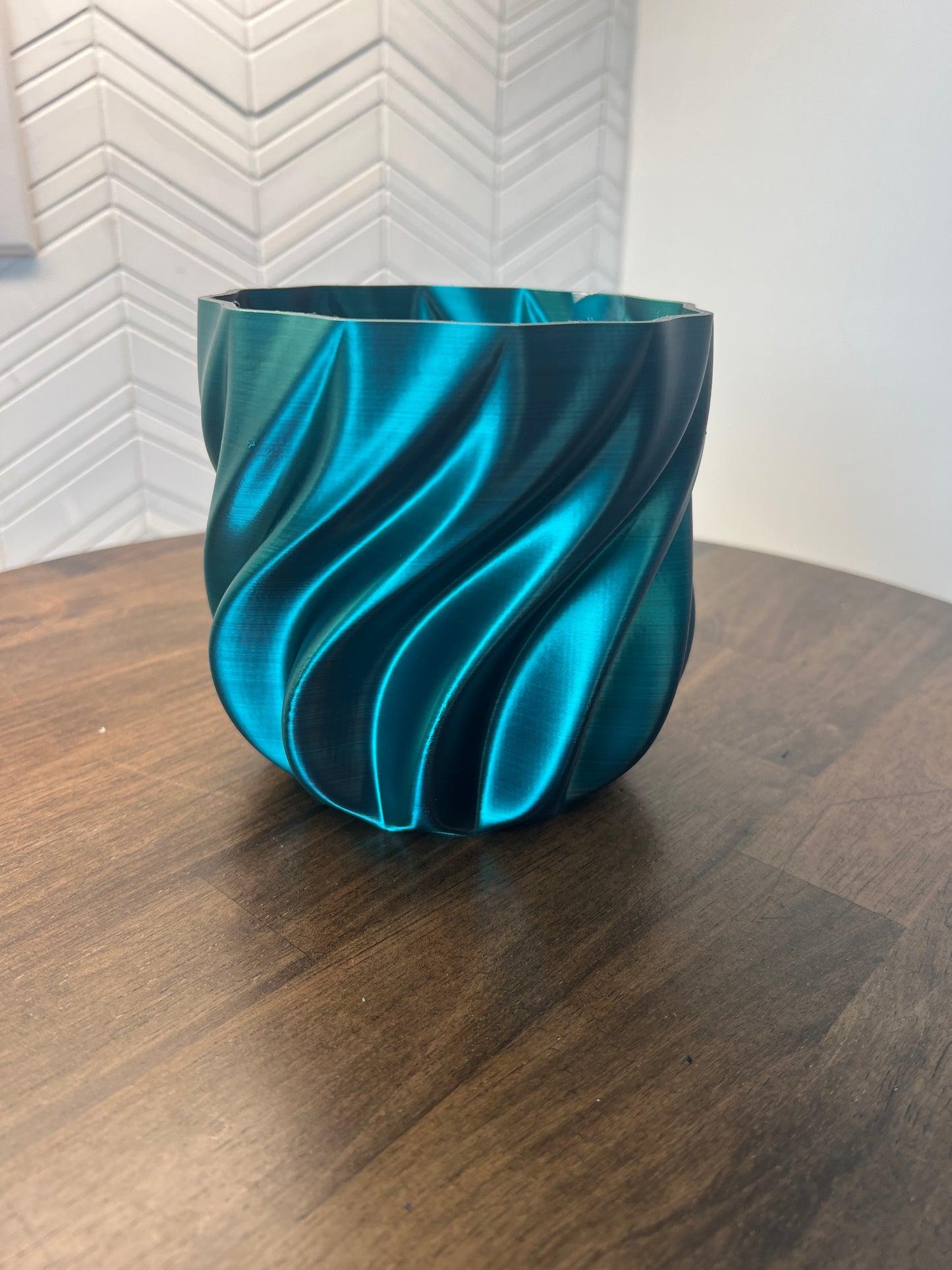 Modern Ribbon Twisted Planter 5.5” tall