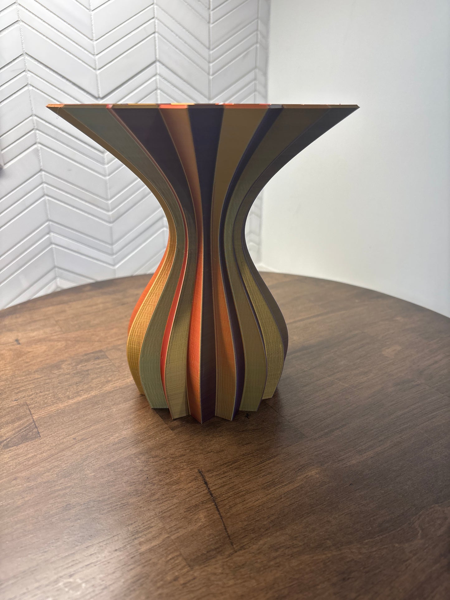 Large V Scallop Vase
