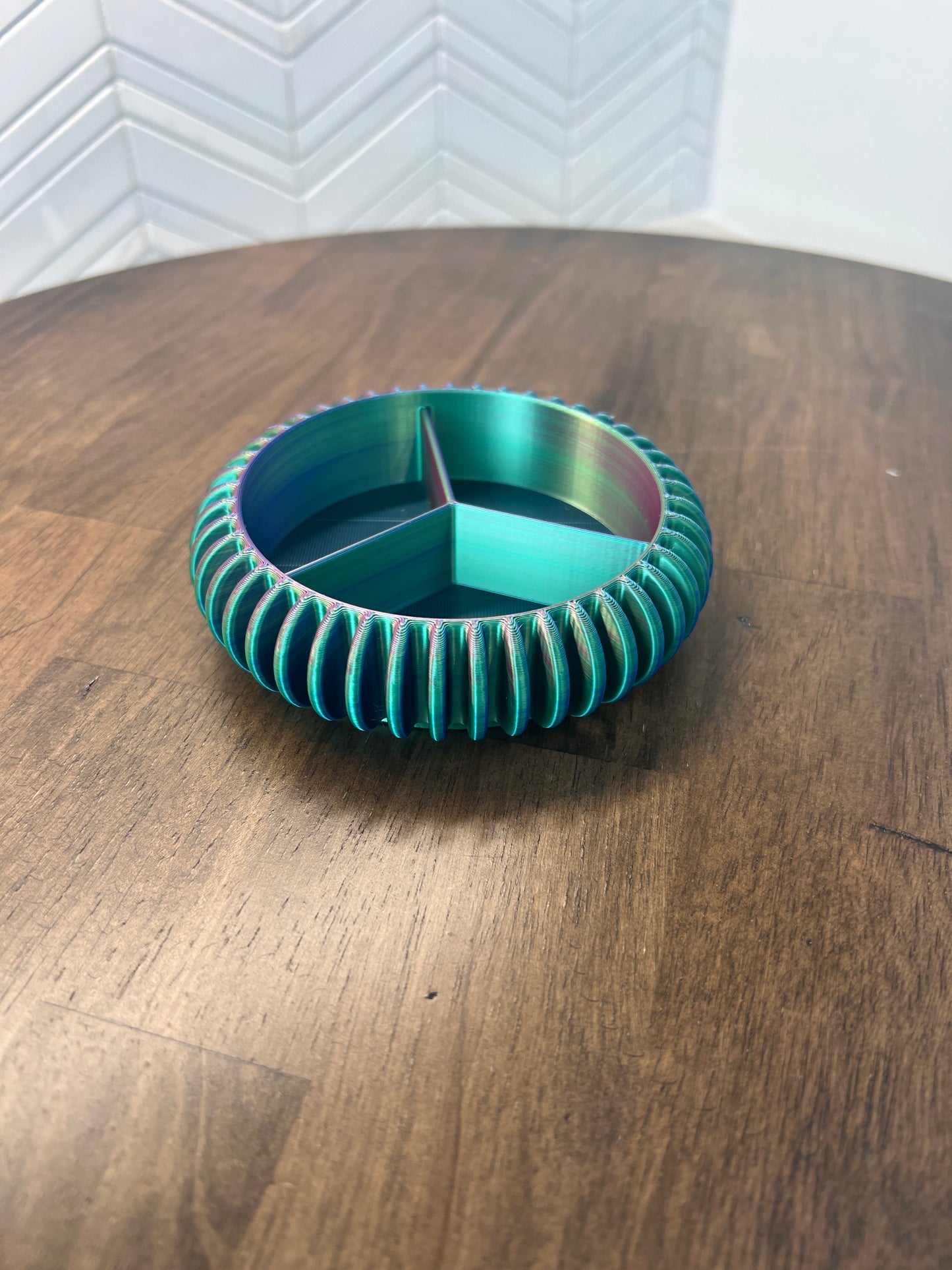 Ribbed 3 section Jewelry Holder