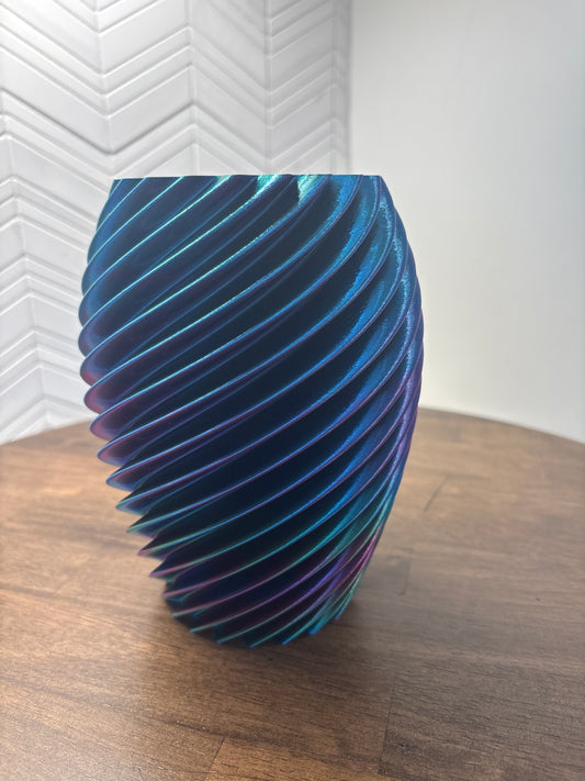 Rotating Ribbon Vase