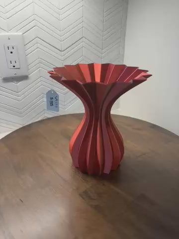 Large V Scallop Vase